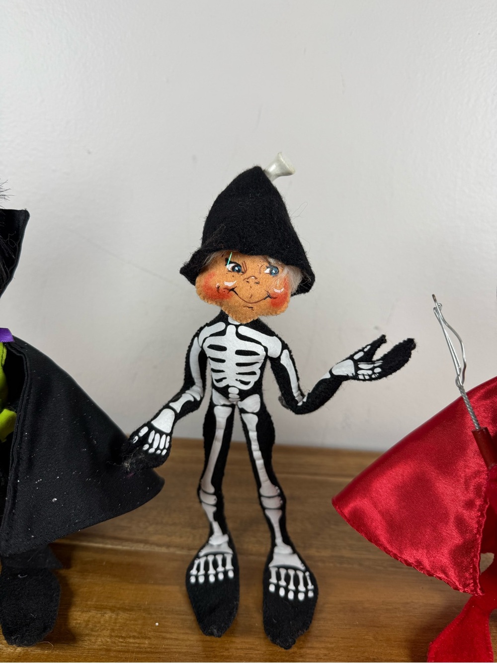 Annalee 2008 Devil Elf, 2009 Skeleton and 2009 Dracula Vampire - Picture 6 of 11